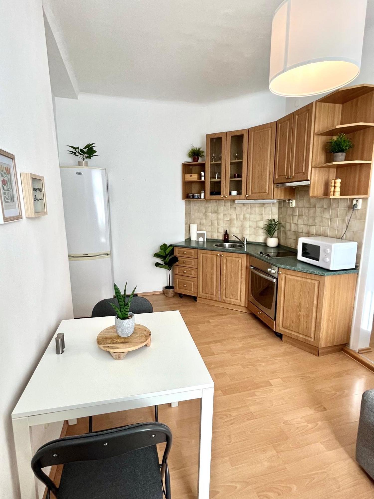 Apartment Caroline - Old Town, Ac Bratislava Exterior photo
