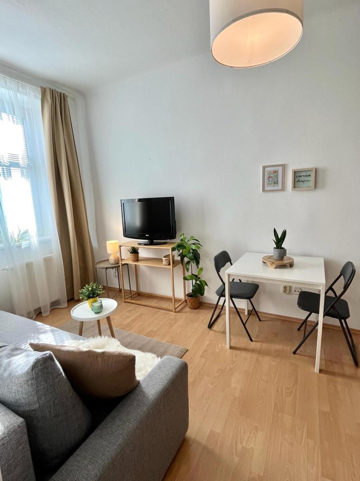 Apartment Caroline - Old Town, Ac Bratislava Exterior photo